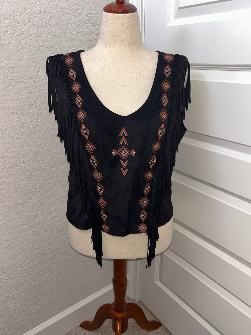 IDYLLWIND Miranda Lambert Embroidered Sleeveless Fringe Western Shirt Top